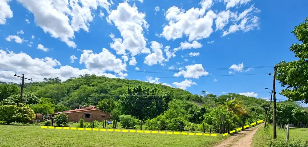 Foto 1 de Terreno en venta de 38.282,75 m² en Tiquipaya, El Torno, sobre carretera