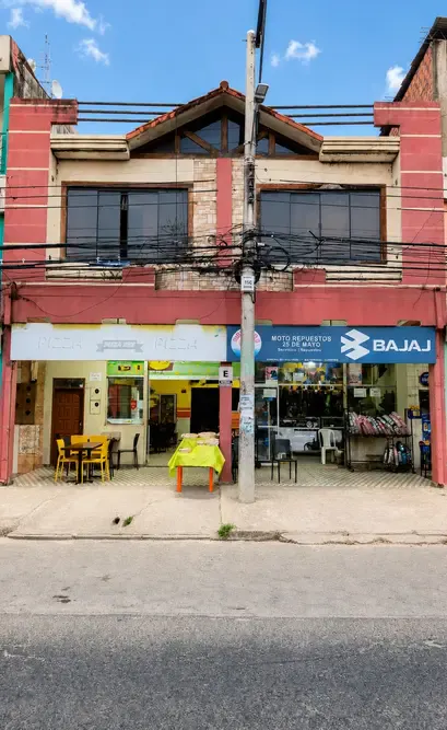 Foto 6 de Casa con espacio comercial en Warnes, amplia, funcional y con gran potencial de inversión