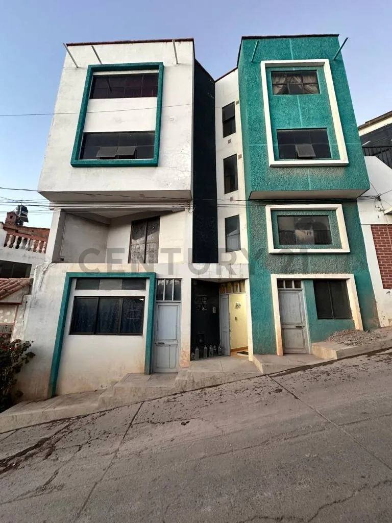 Foto 1 de Departamento en venta - 3 habitaciones cada una con baño privado | Zona UPDS