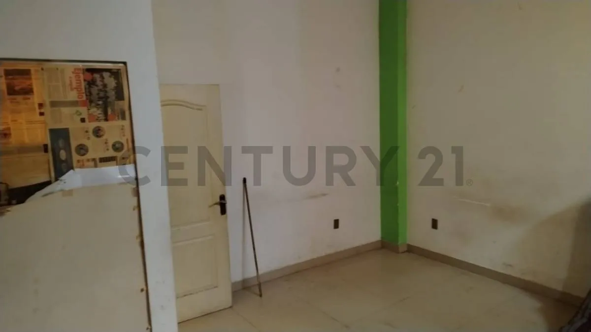 Foto 4 de Tienda y trastienda en alquiler