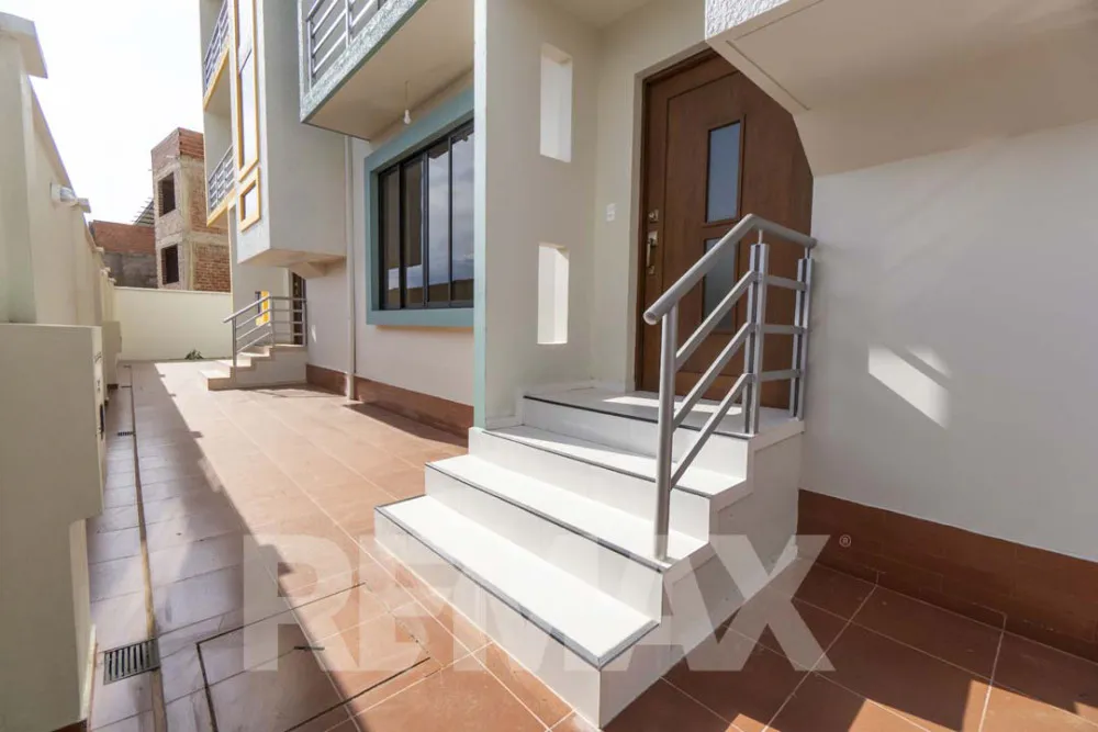 Foto 2 de Hermosa Casa en Condominio Privado “Los Jazmines” – Mesadilla Pacata