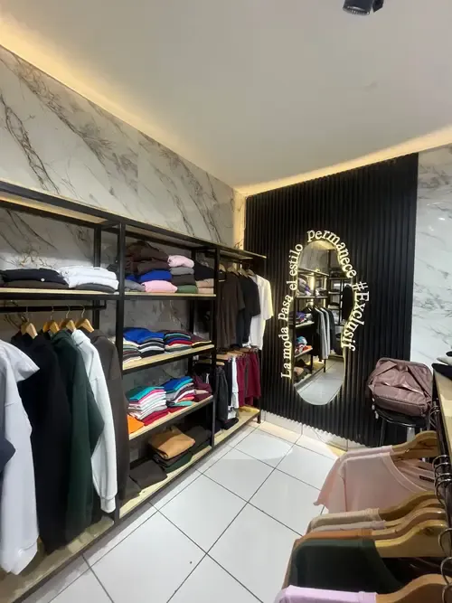 Foto 5 de Local comercial en venta en el Centro Comercial Cañoto, zona de alto flujo