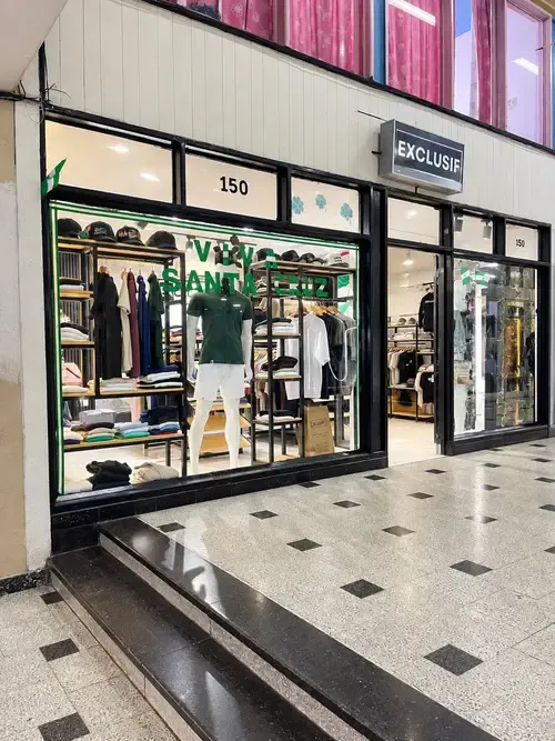Foto 1 de Local comercial en venta en el Centro Comercial Cañoto, zona de alto flujo