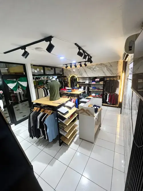 Foto 9 de Local comercial en venta en el Centro Comercial Cañoto, zona de alto flujo