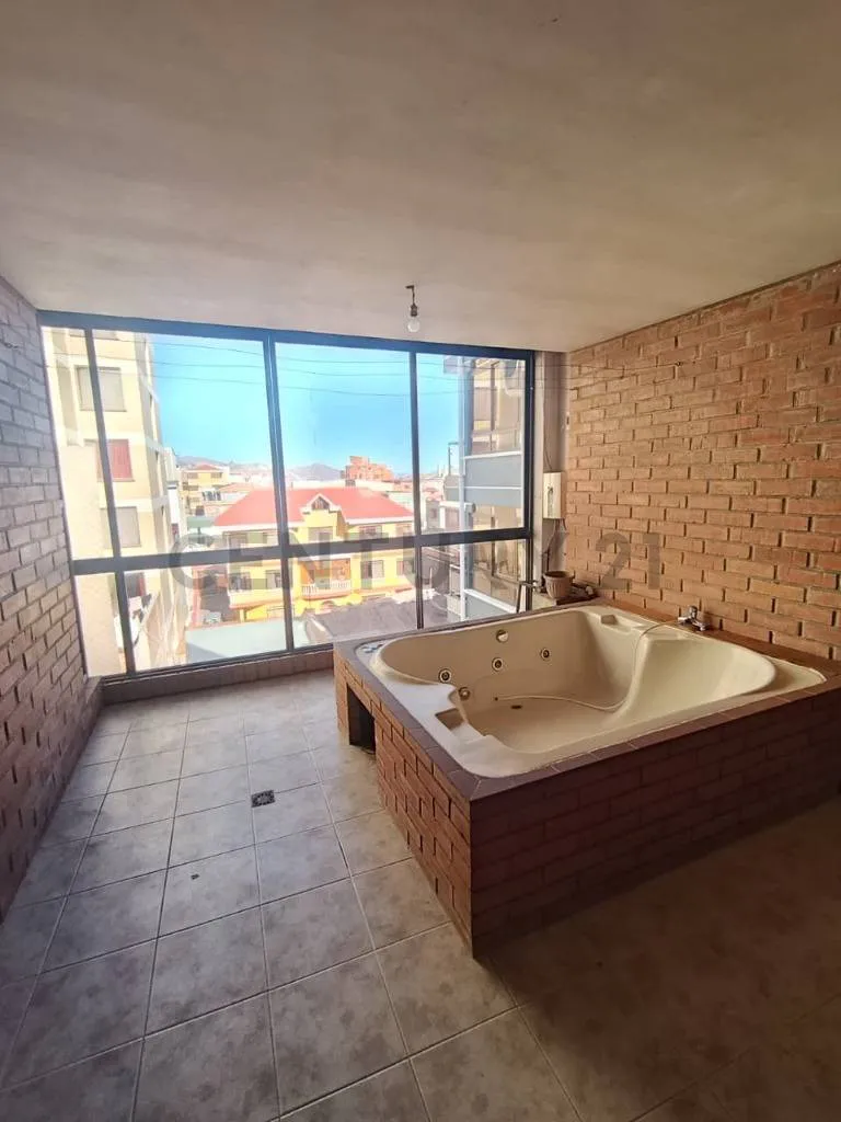 Foto 19 de Casa Comercial en Alquiler en Sopocachi | 490 M² | Bs 25.000
