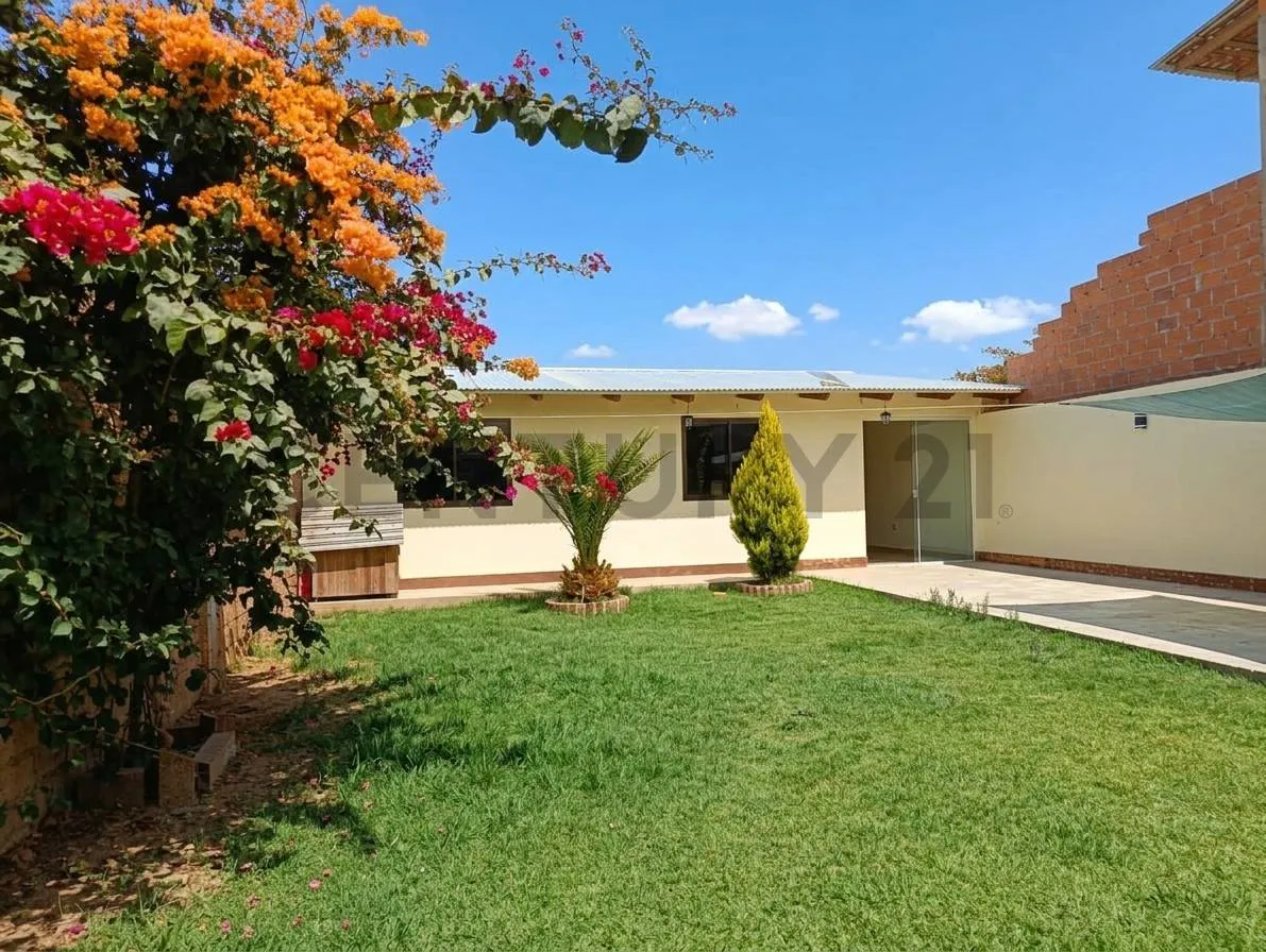 Foto 2 de Casa en Venta en Aiquile! 300 M² + Garaje para 2 Vehículos