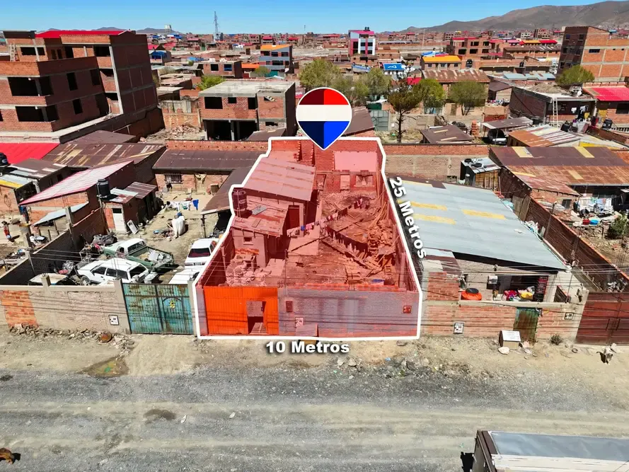 Foto 3 de Casa en venta en Oruro con 334 m² de área total, parqueo y ubicación estratégica