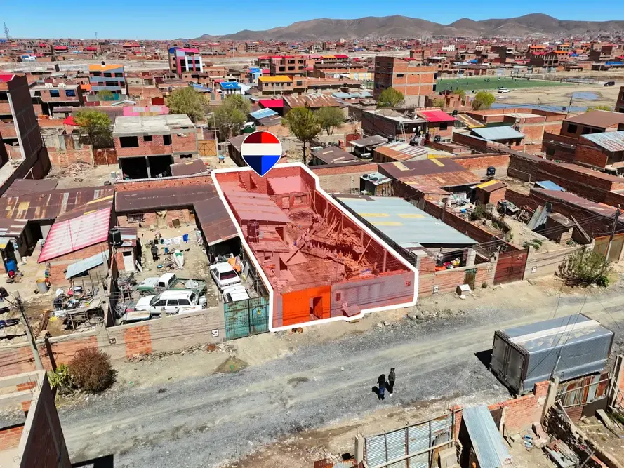 Foto 2 de Casa en venta en Oruro con 334 m² de área total, parqueo y ubicación estratégica