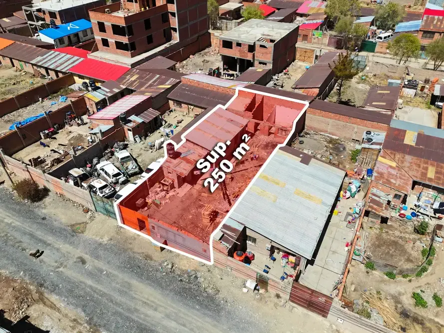 Foto 4 de Casa en venta en Oruro con 334 m² de área total, parqueo y ubicación estratégica