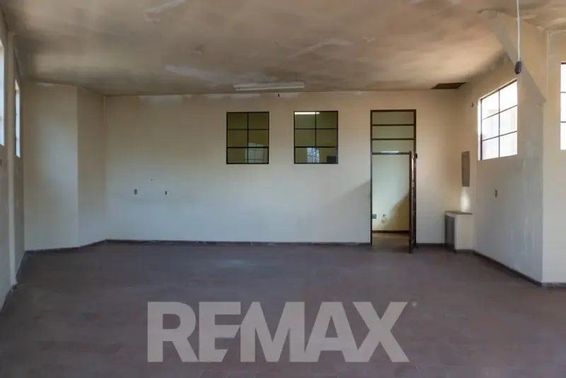Foto 12 de Local comercial de 230 m² en alquiler sobre Av. Melchor Pérez, esquina Wiracocha