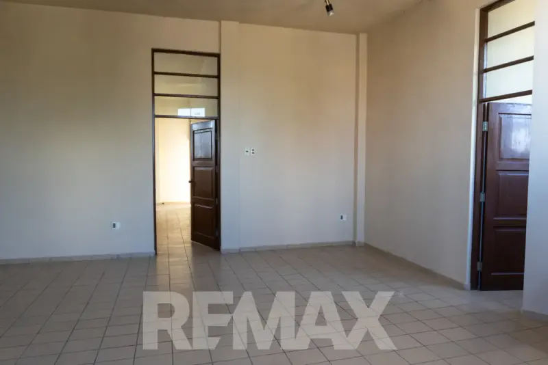 Foto 7 de Local comercial de 230 m² en alquiler sobre Av. Melchor Pérez, esquina Wiracocha