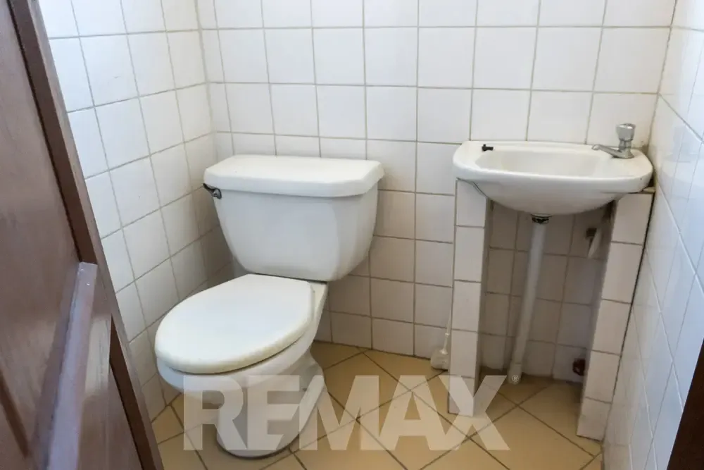 Foto 5 de Local comercial de 230 m² en alquiler sobre Av. Melchor Pérez, esquina Wiracocha
