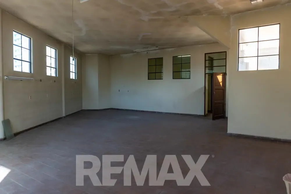 Foto 13 de Local comercial de 230 m² en alquiler sobre Av. Melchor Pérez, esquina Wiracocha