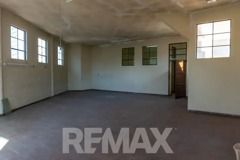 Foto 13 de Local comercial de 230 m² en alquiler sobre Av. Melchor Pérez, esquina Wiracocha