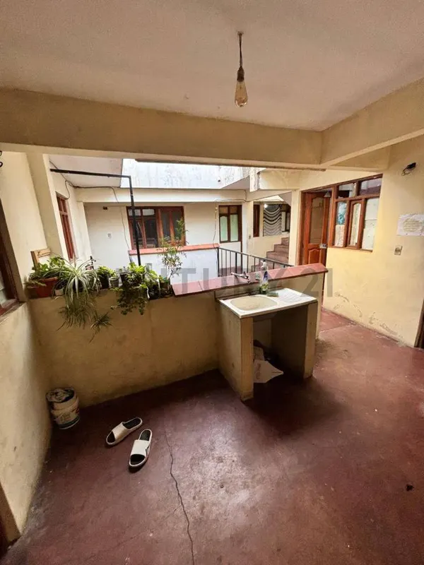 Foto 10 de Casa Comercial en Alquiler – Avenida Germán Mendoza