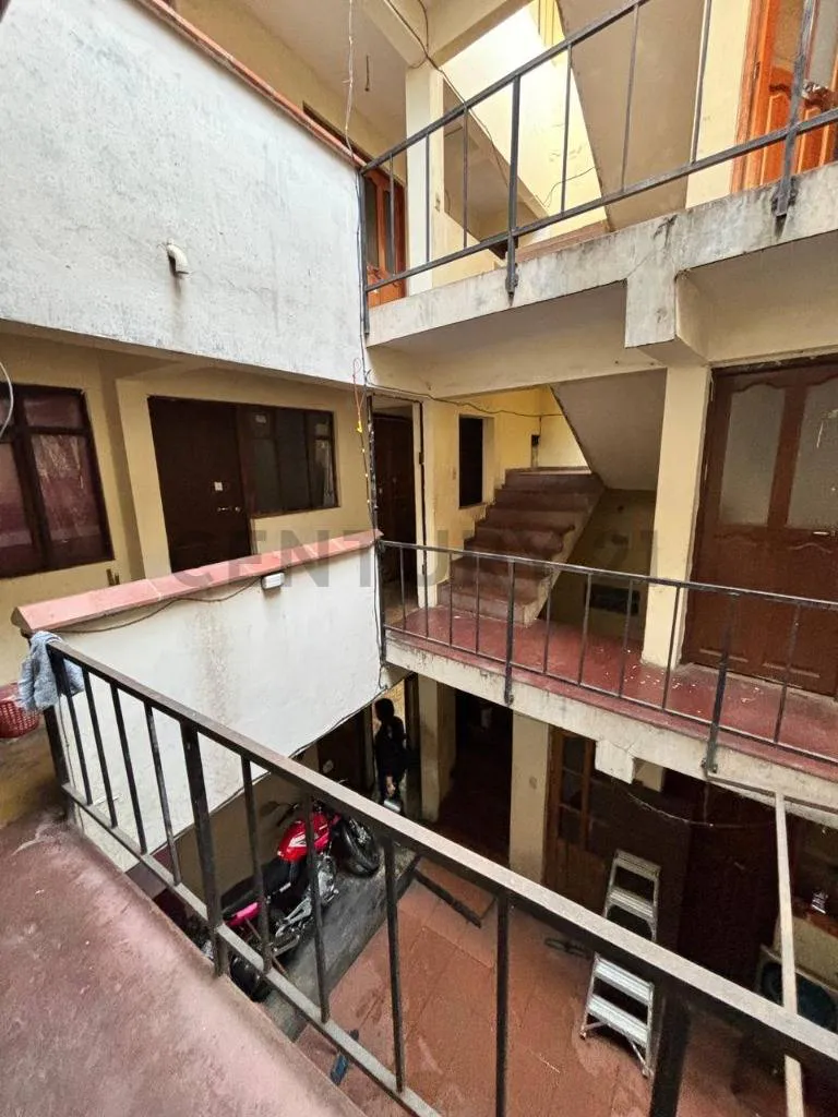 Foto 16 de Casa Comercial en Alquiler – Avenida Germán Mendoza