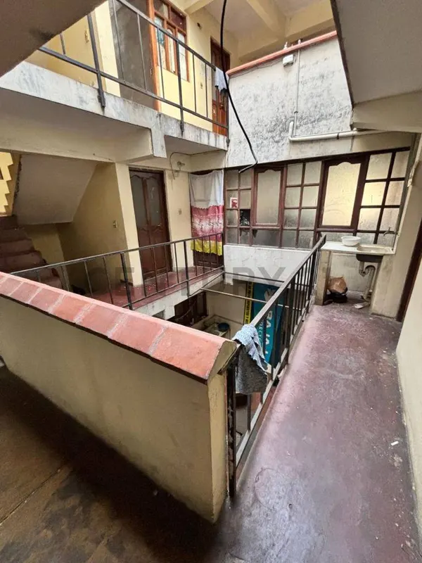 Foto 15 de Casa Comercial en Alquiler – Avenida Germán Mendoza