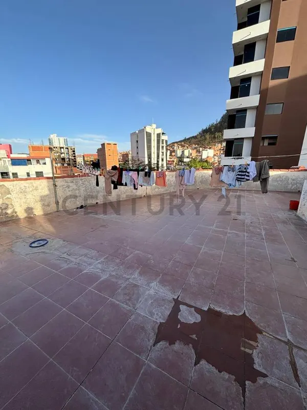 Foto 17 de Casa Comercial en Alquiler – Avenida Germán Mendoza