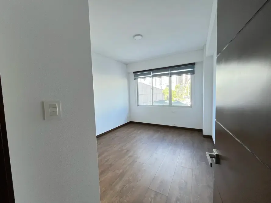 Foto 10 de En Alquiler: Moderno Departamento en Calacoto