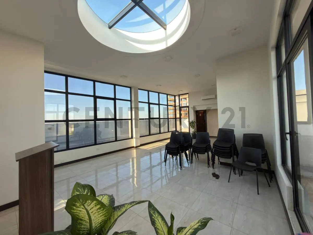 Foto 2 de Oficina en Venta | Sobre Av. Beni en Edificio Corporativo