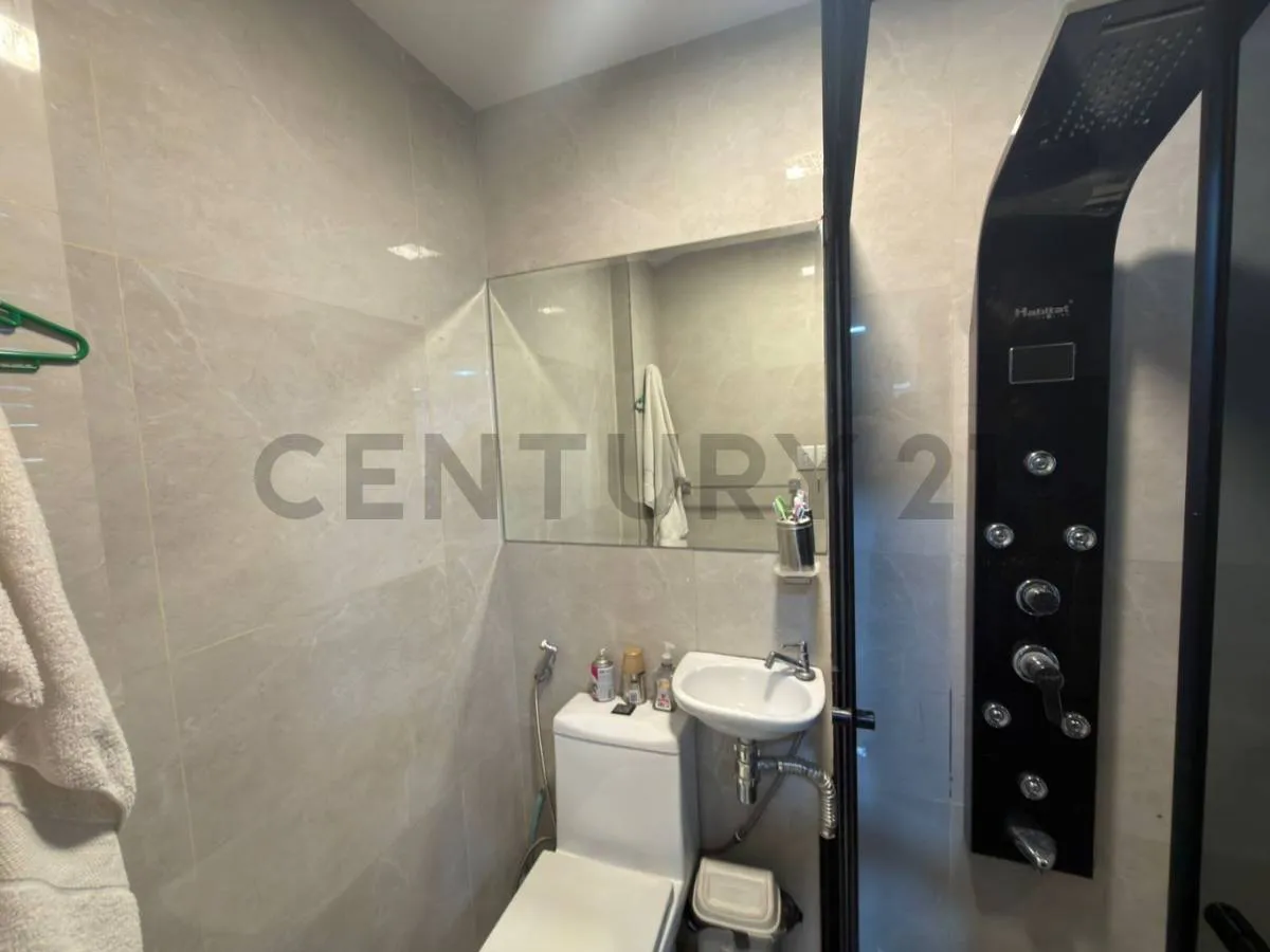 Foto 8 de Oficina en Venta | Sobre Av. Beni en Edificio Corporativo