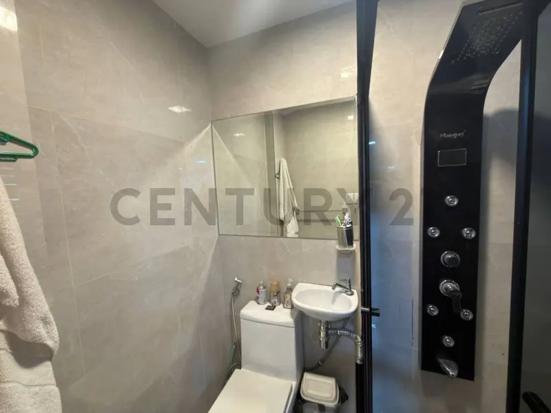Foto 8 de Oficina en Venta | Sobre Av. Beni en Edificio Corporativo