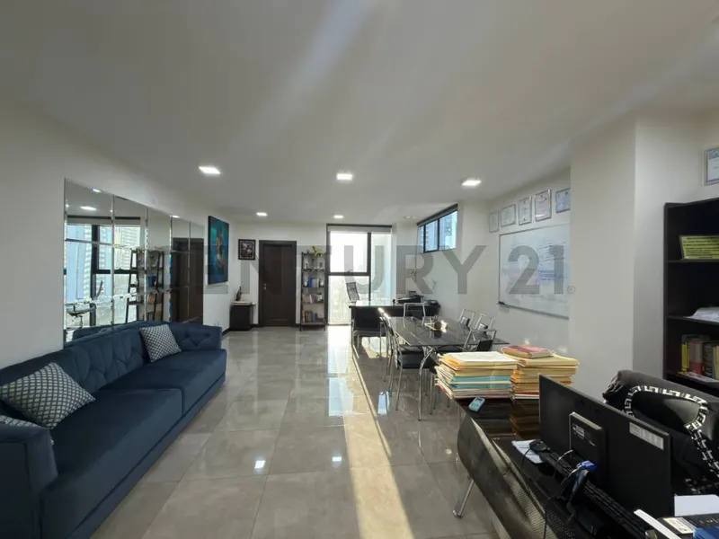 Foto 10 de Oficina en Venta | Sobre Av. Beni en Edificio Corporativo
