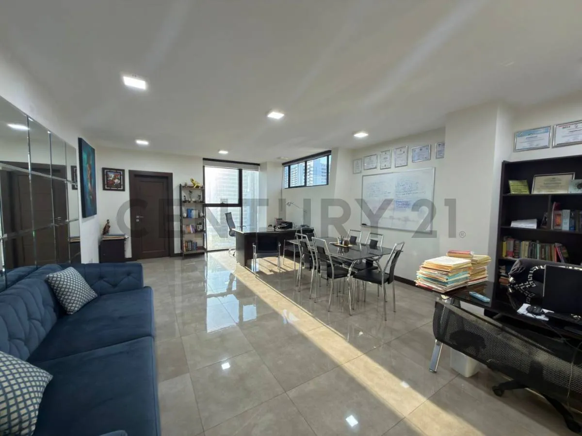 Foto 4 de Oficina en Venta | Sobre Av. Beni en Edificio Corporativo