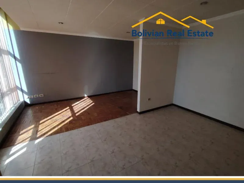 Foto 4 de Consultorio en Venta Sobre Calle 21 de Calacoto