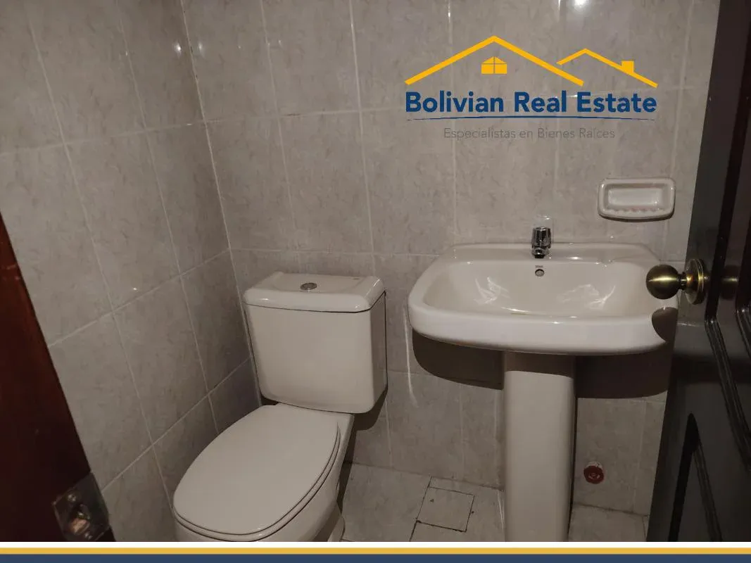 Foto 3 de Consultorio en Venta Sobre Calle 21 de Calacoto