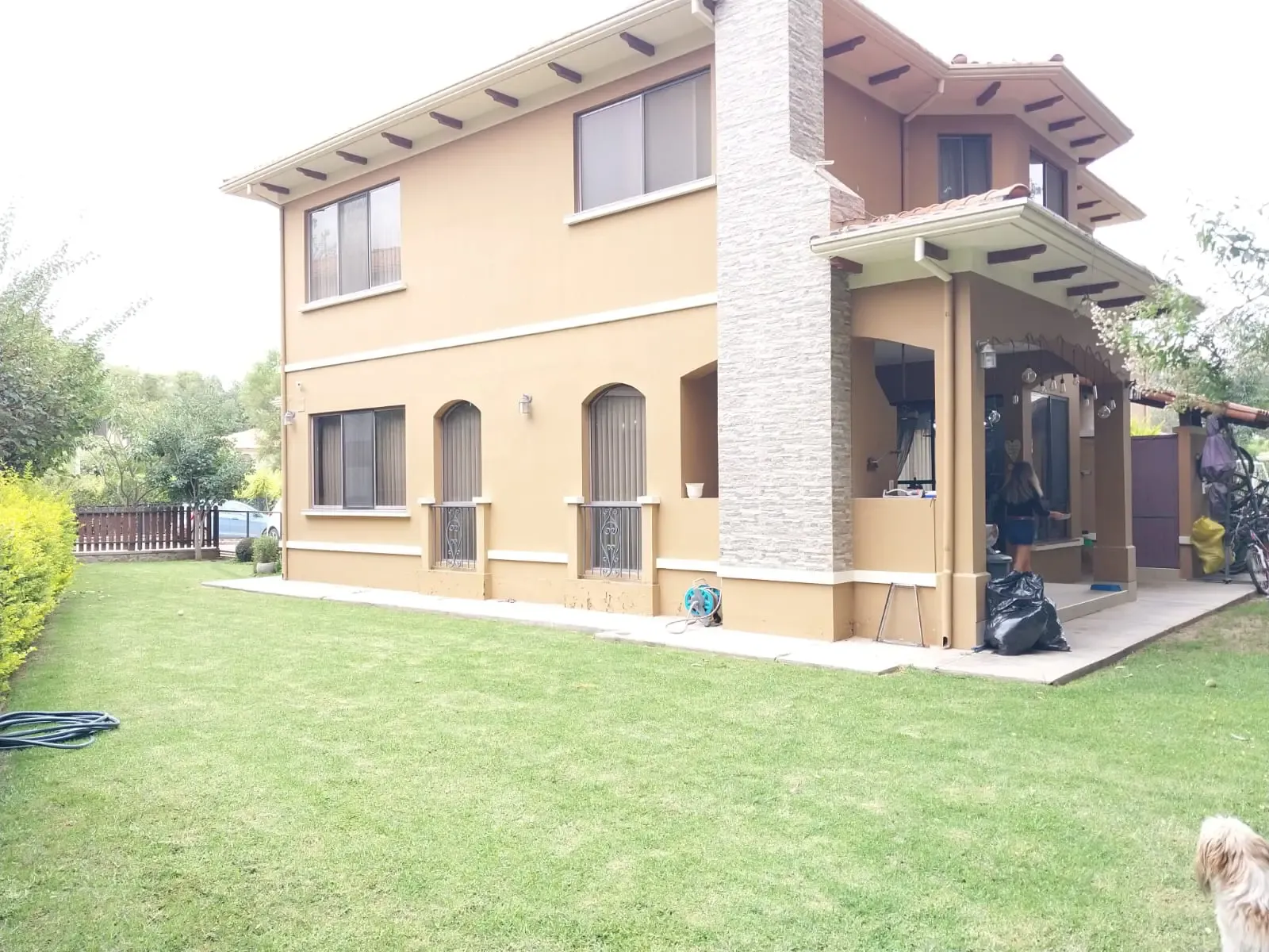 Foto 1 de Amplia Casa en Condominio