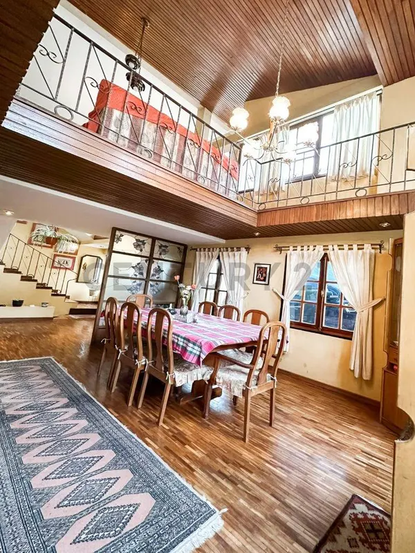 Foto 9 de En Venta Casa - Los Rosales - Achumani