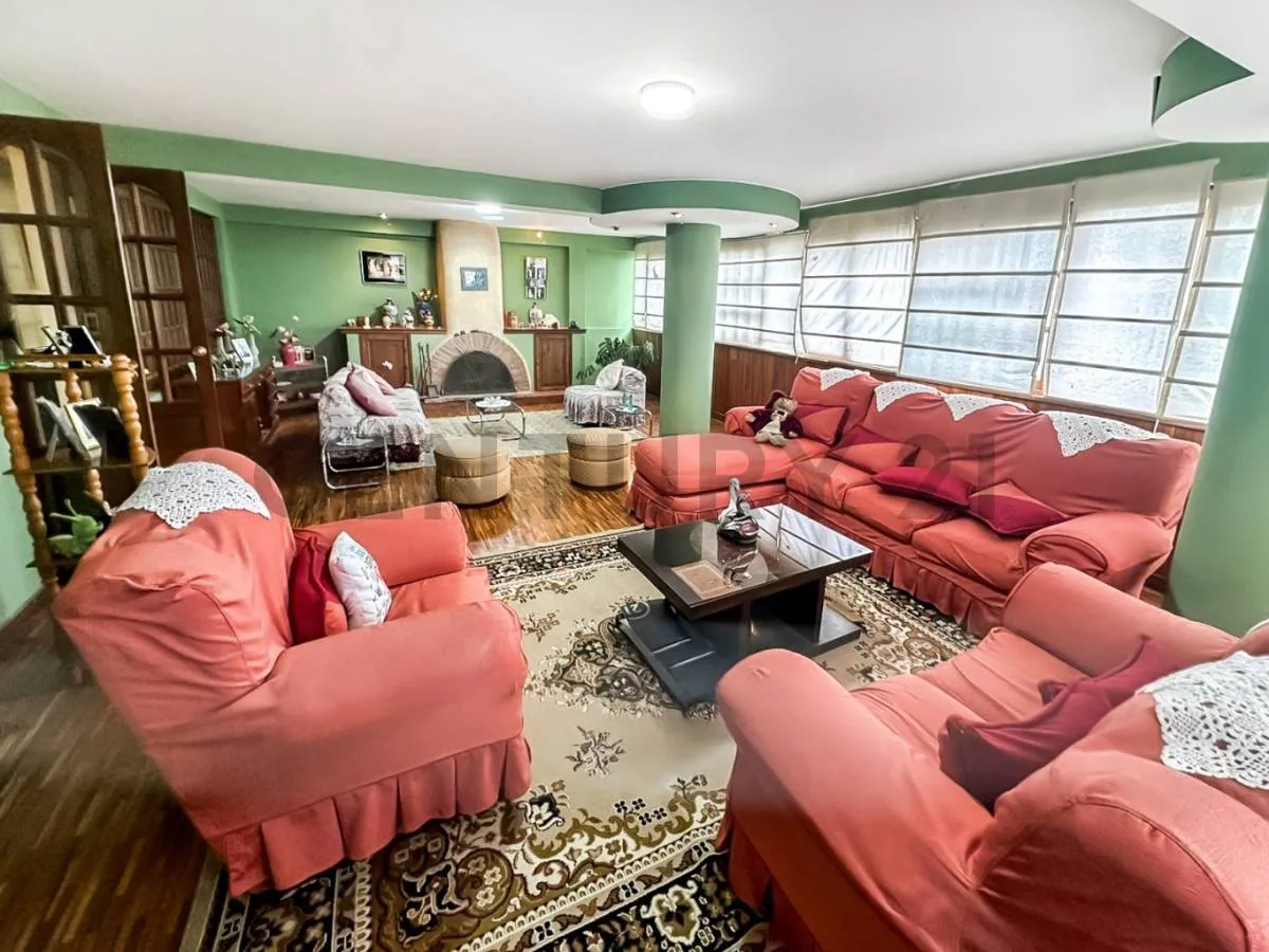 Foto 2 de En Venta Casa - Los Rosales - Achumani