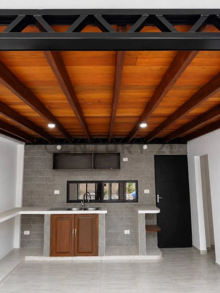 Foto 4 de Casa de 2 Plantas 2d en Anticrético - Zona Norte