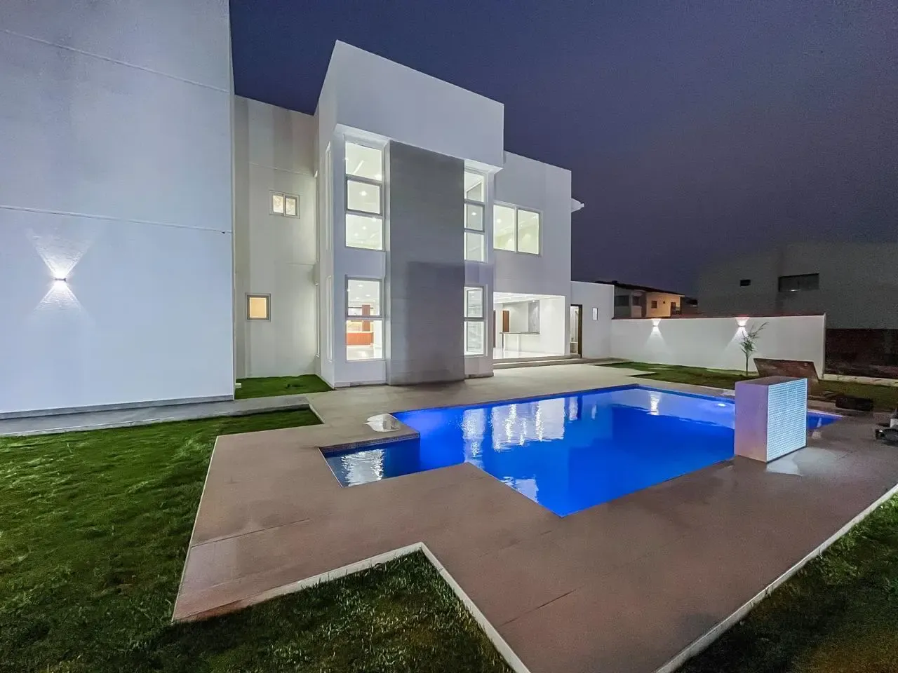 Foto 4 de Casa en alquiler con piscina en el Urubo