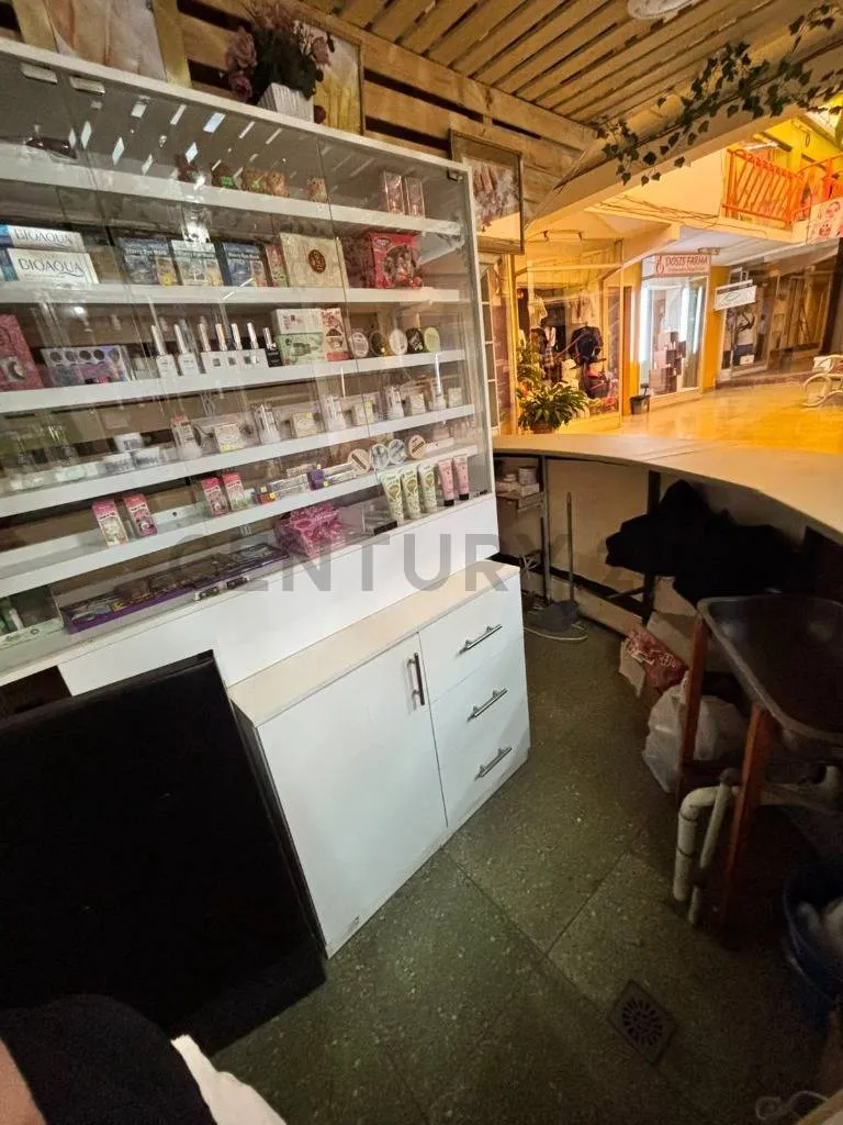 Foto 5 de Espacio Comercial en Alquiler – Shopping Center