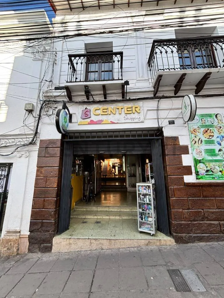 Foto 1 de Espacio Comercial en Alquiler – Shopping Center