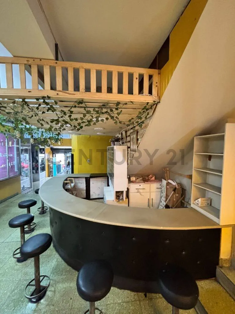 Foto 4 de Espacio Comercial en Alquiler – Shopping Center