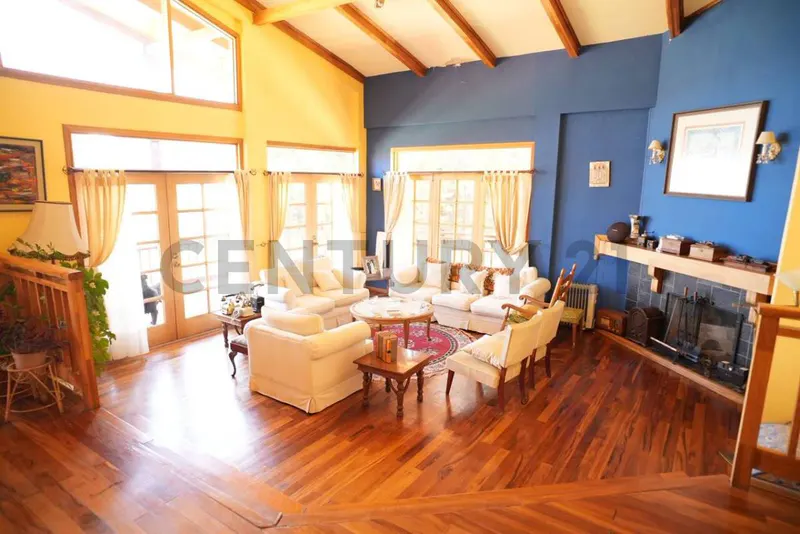 Foto 10 de Buen precio. La icónica y linda "Casa de Madera" en venta, Lomas de Achumani