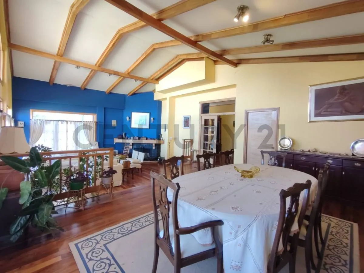 Foto 13 de Buen precio. La icónica y linda "Casa de Madera" en venta, Lomas de Achumani