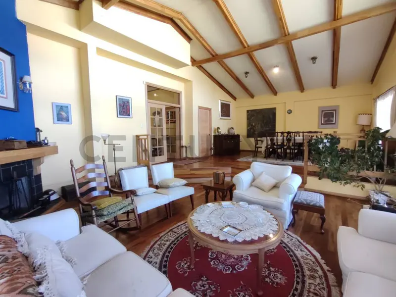 Foto 14 de Buen precio. La icónica y linda "Casa de Madera" en venta, Lomas de Achumani