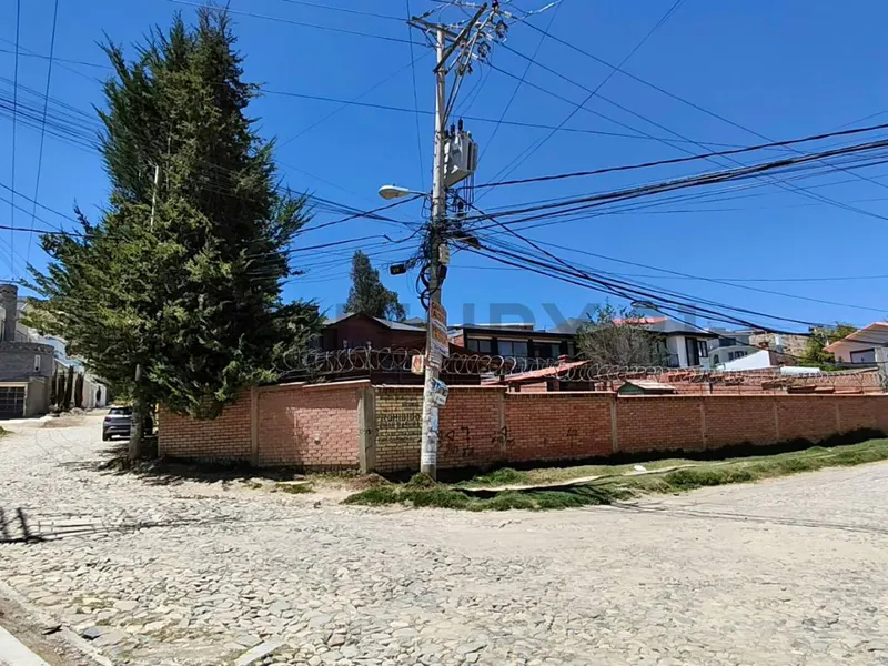 Foto 7 de Buen precio. La icónica y linda "Casa de Madera" en venta, Lomas de Achumani