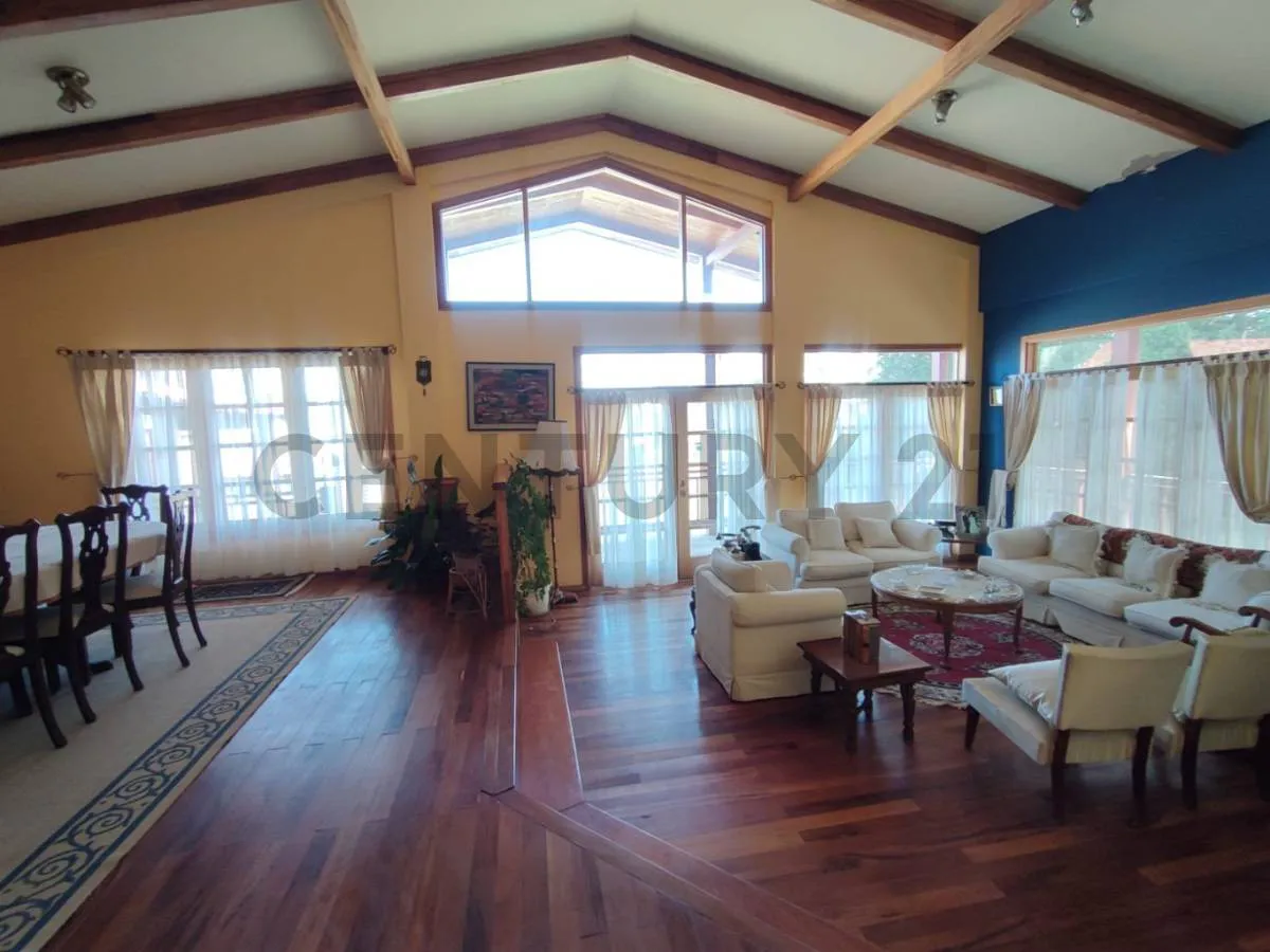 Foto 12 de Buen precio. La icónica y linda "Casa de Madera" en venta, Lomas de Achumani