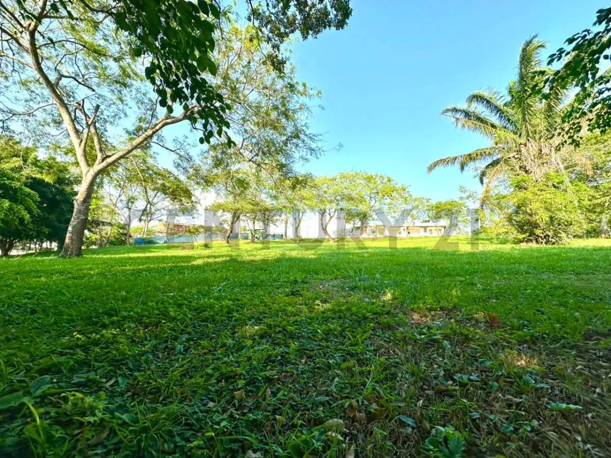 Foto 2 de Terreno Venta Urubo Golf - Modulo 4- Lote 58 - Mza 4 - con Accion