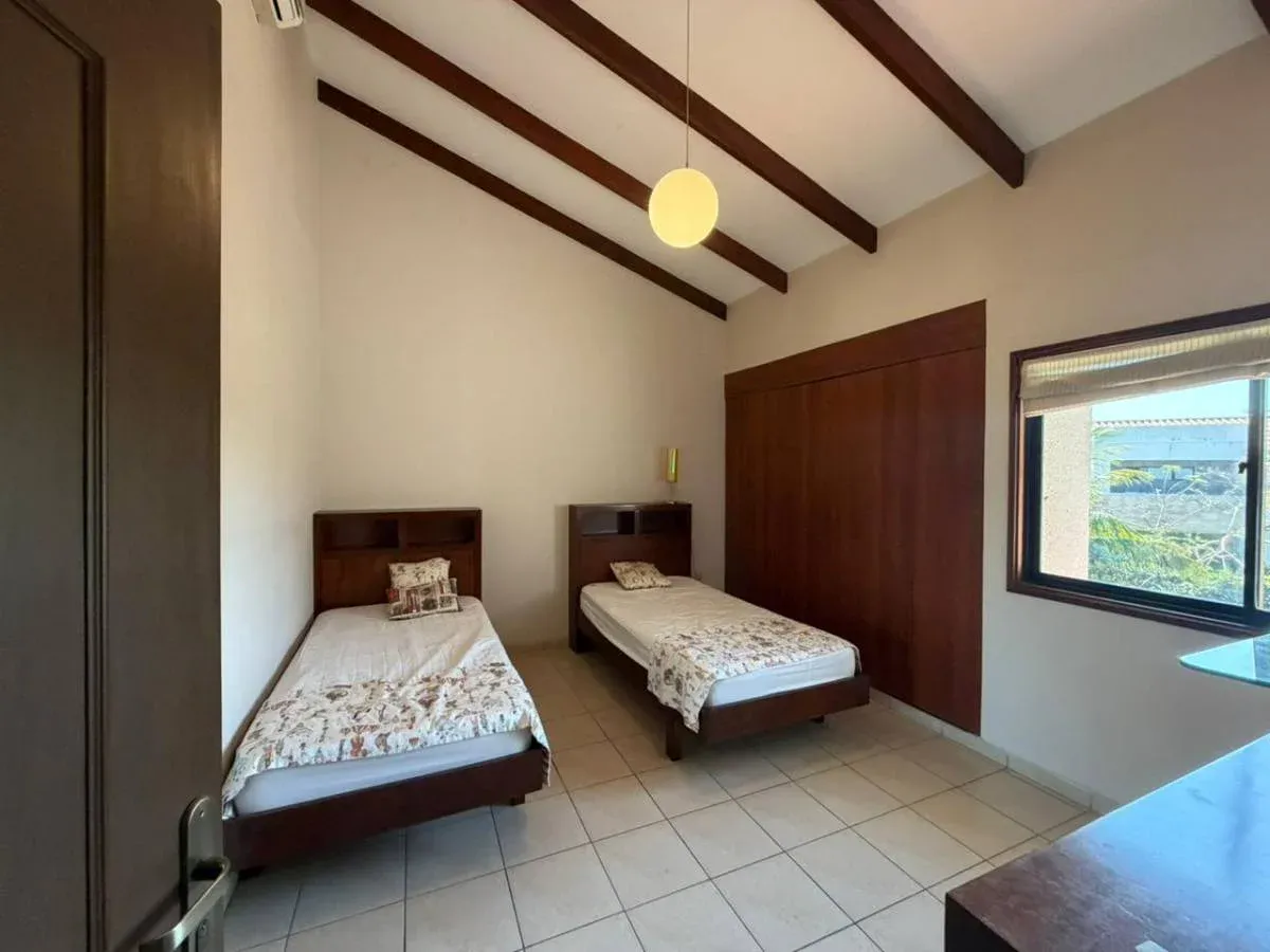 Foto 7 de Casa en Alquiler en Condominio Jardines del Urubo