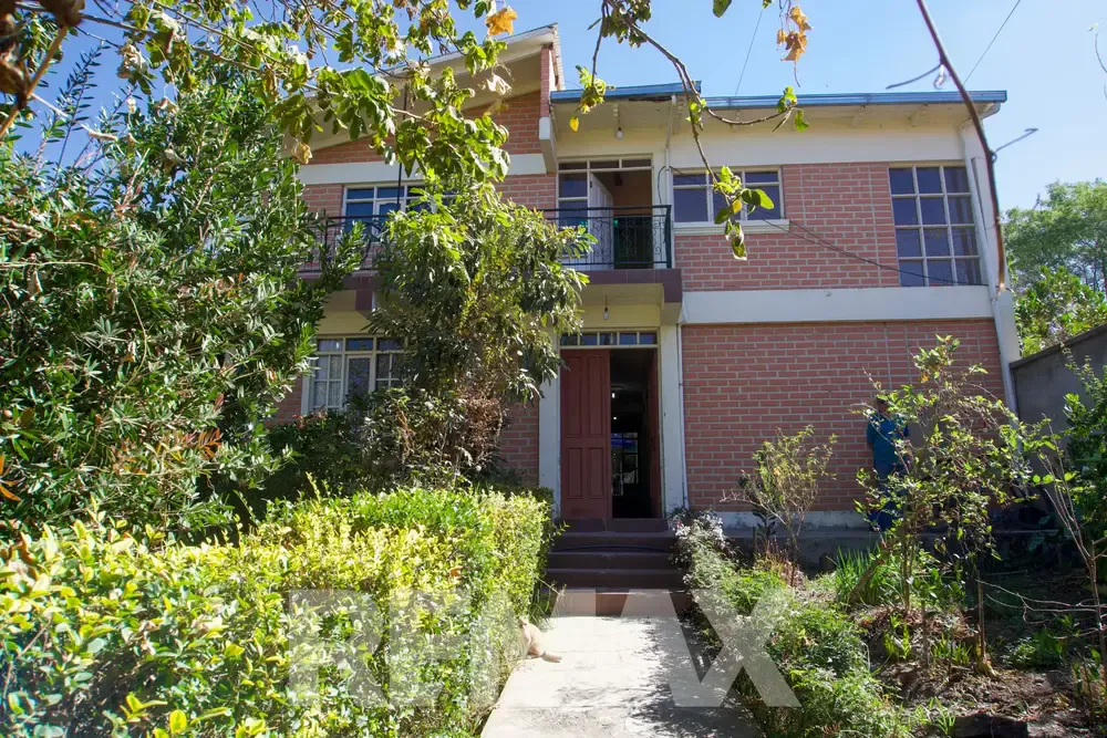 Foto 1 de Casa de Campo en Venta – Pairumani, Vinto