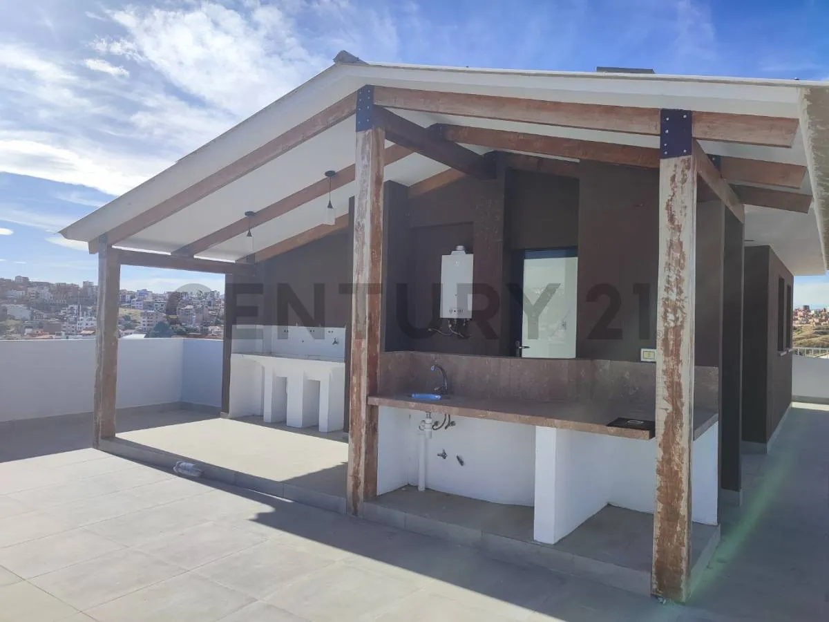 Foto 10 de Departamento con GARAGE en Alquiler! - 1.700 Bs