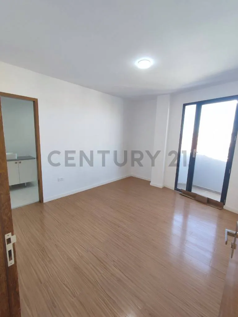 Foto 7 de Departamento con GARAGE en Alquiler! - 1.700 Bs