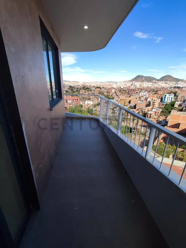 Foto 15 de Departamento con GARAGE en Alquiler! - 1.700 Bs