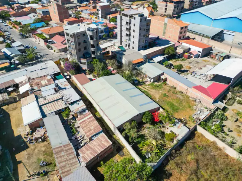 Foto 15 de Edificio Comercial Sobre Avenida en Venta Quillacollo